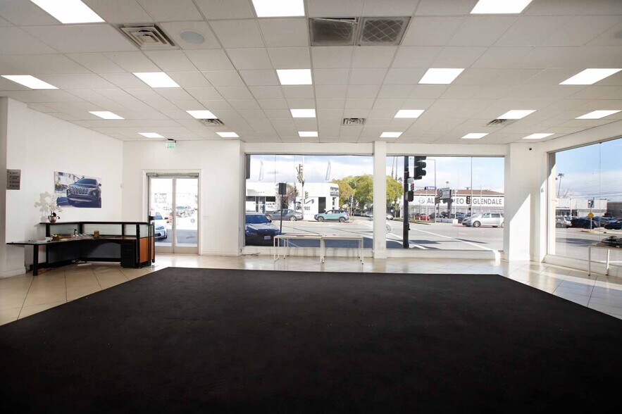 More Photos Of 413 S Brand Blvd, Glendale Auto Dealership For Lease