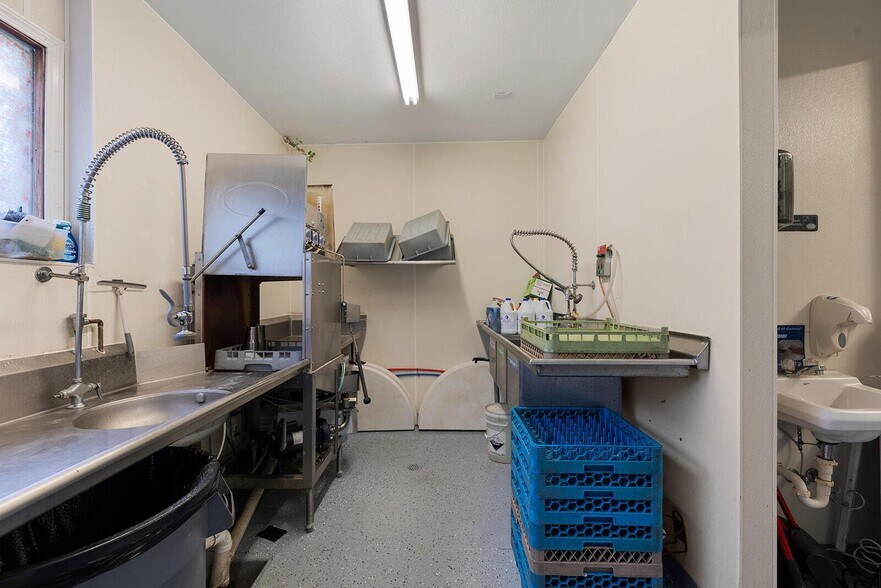 More Photos Of 381 W Guin Rd, Nixa Lodge Meeting Hall For Sale