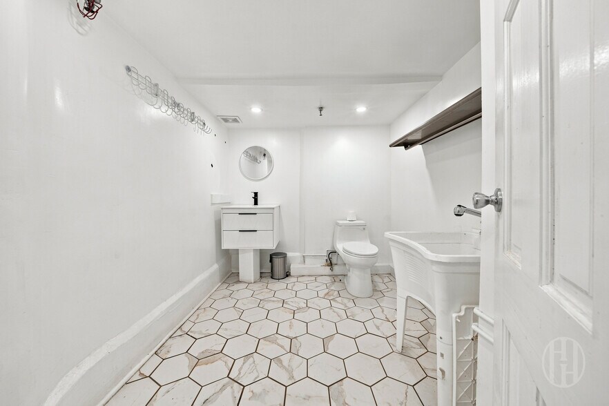 More Photos Of 114 E 28TH St, New York Apartments For Lease