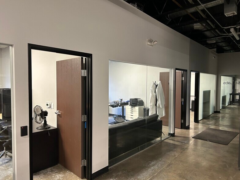 More Photos Of 7027 Hayvenhurst Ave, Van Nuys Light Manufacturing For Lease