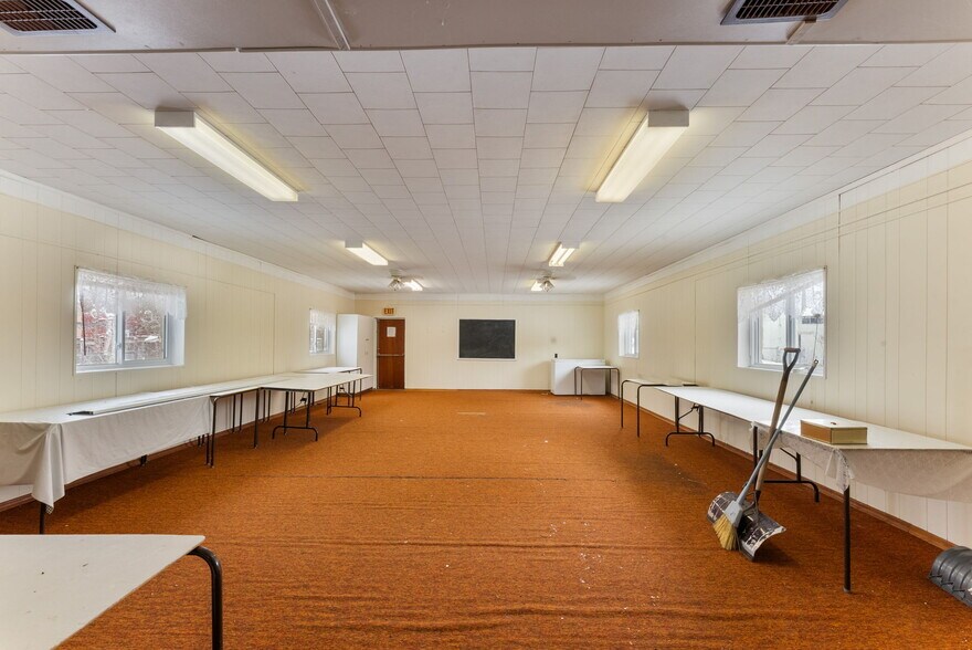 More Photos Of 71 Queen St, Norwood Specialty For Lease