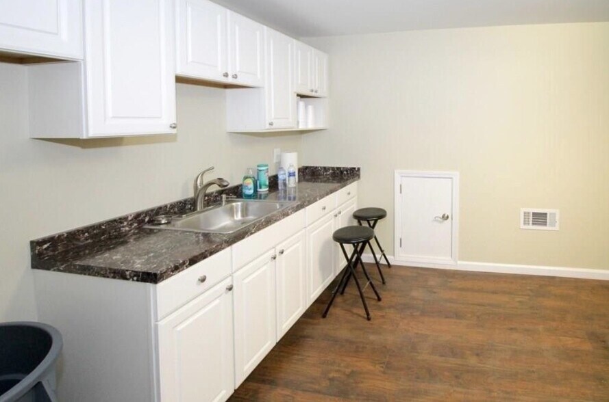 More Photos Of 59 Rogers Ave, Jasper Warehouse For Sale