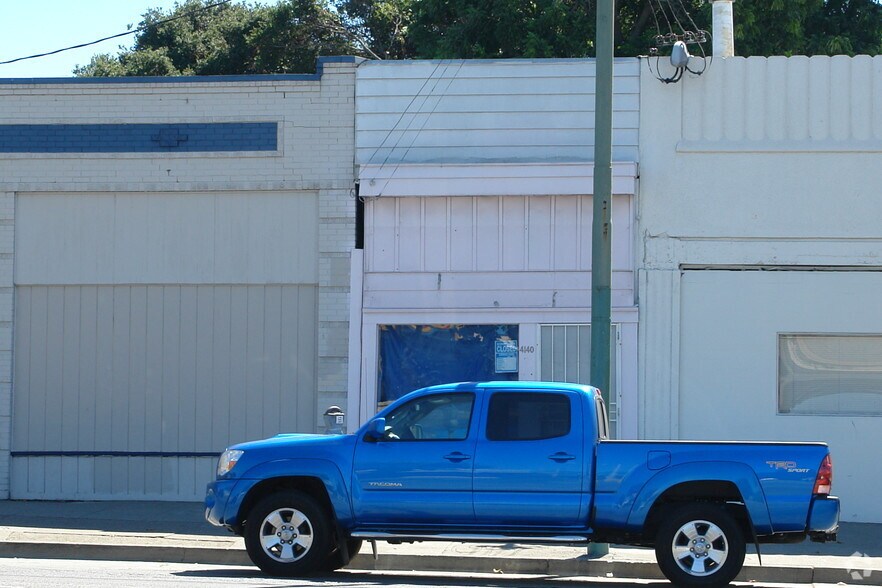 More Photos Of 4140 Telegraph Ave, Oakland Storefront For Lease