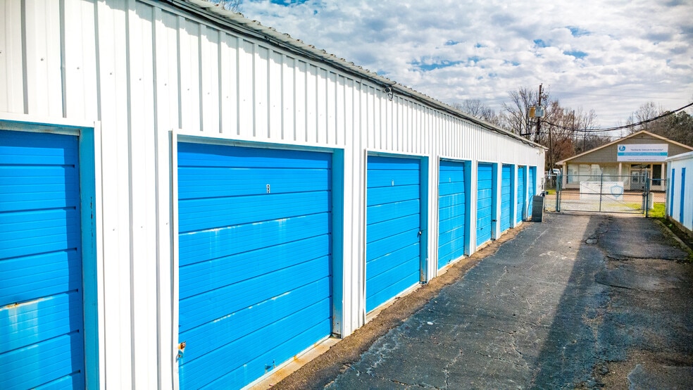 More Photos Of 5849 N Commerce Plz, Jackson Self Storage For Sale