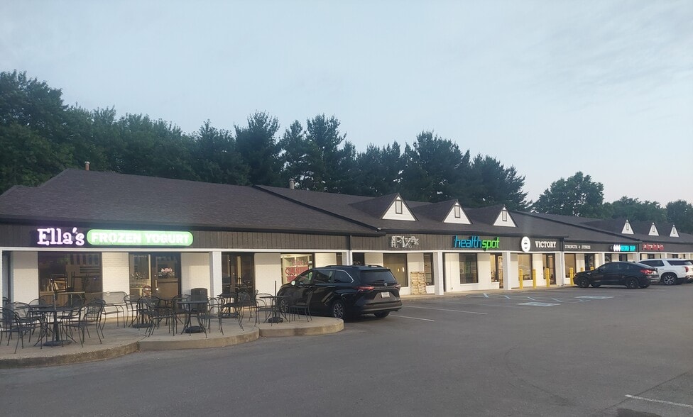 Primary Photo Of 520 N State Road 135, Greenwood Storefront For Lease