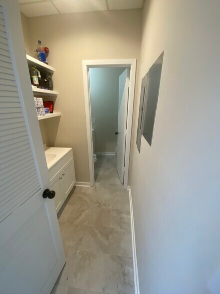 More Photos Of 2201 Boundary St, Beaufort Loft Creative Space For Sale