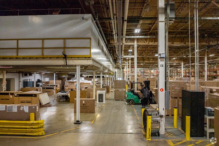 More Photos Of 103 Wynn Dr, Huntsville Warehouse For Lease