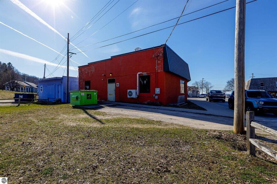 More Photos Of 245 S Benzie Blvd, Beulah Storefront For Sale