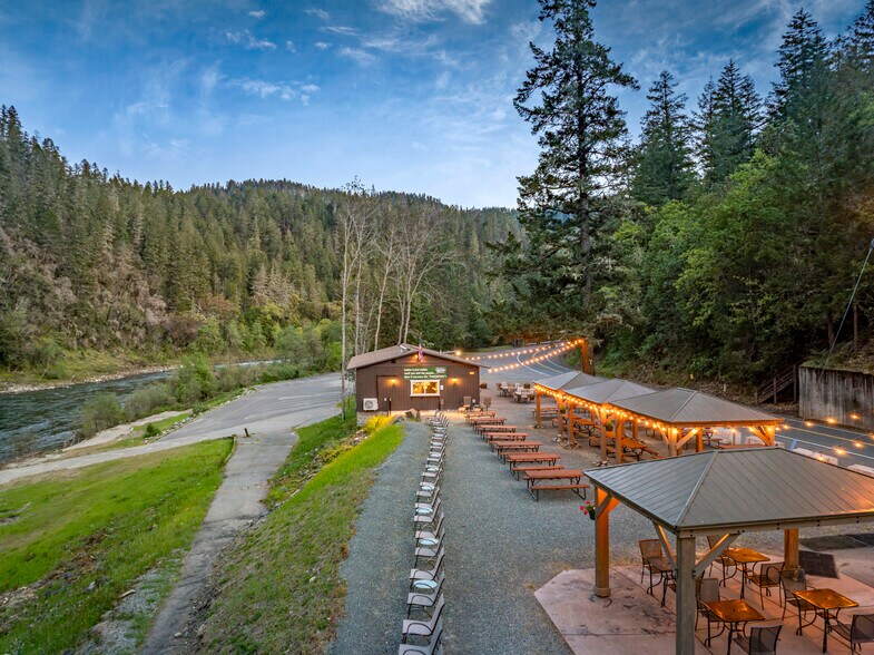 More Photos Of 11744 Galice Rd, Merlin Hotel For Sale