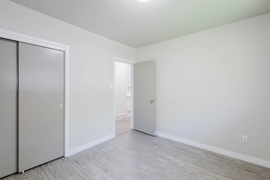 More Photos Of 8504 98 St NW, Edmonton Apartments For Sale