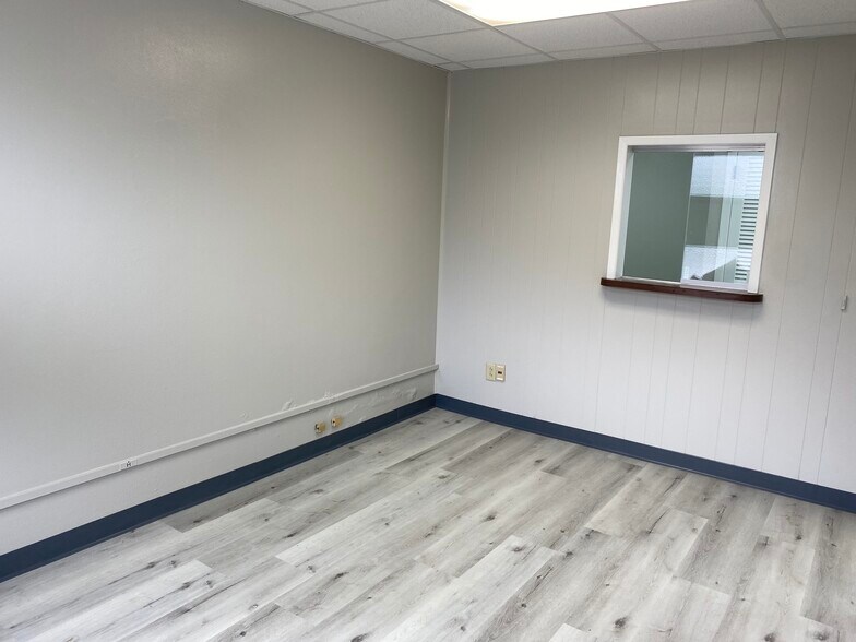 More Photos Of 1401 Applewood Dr, Dalton Medical For Lease
