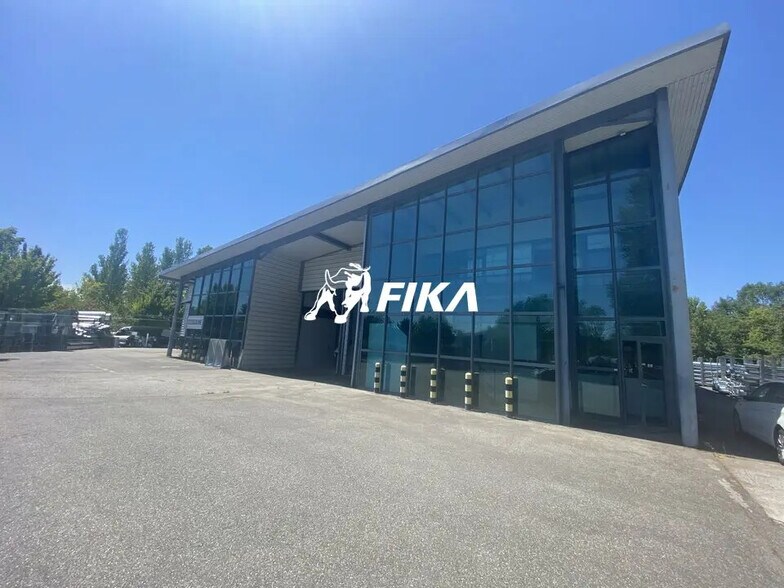 More Photos Of 11 Rue Du Cassé, Saint-Jean Flex For Lease