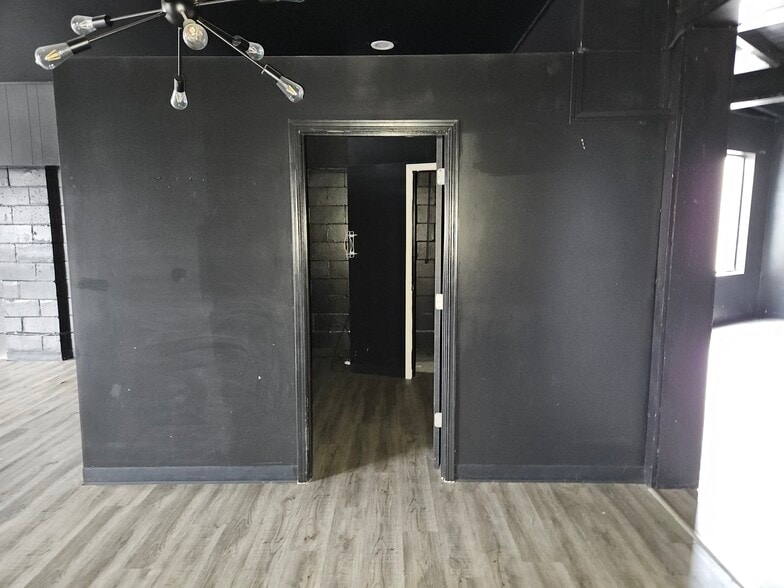More Photos Of 2608 Kilburn Ave, Rockford General Retail For Lease