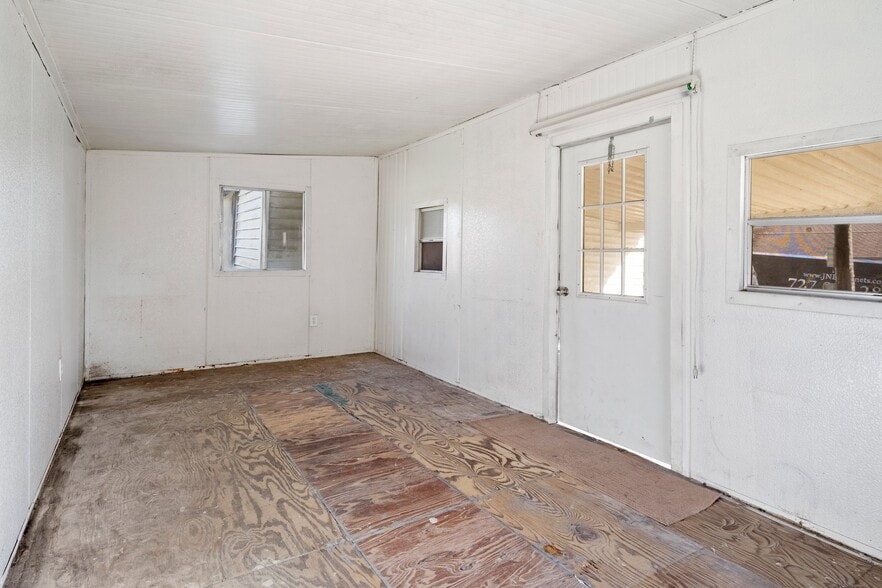 More Photos Of 9926 Denton Ave, Hudson Warehouse For Lease