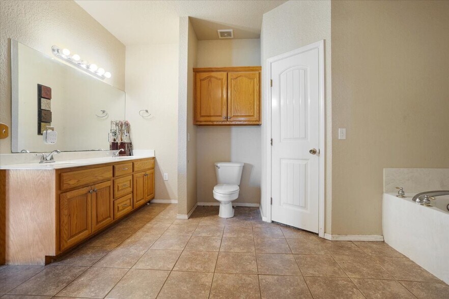 More Photos Of 1150 Platter Cutoff Rd, Calera Flex For Sale