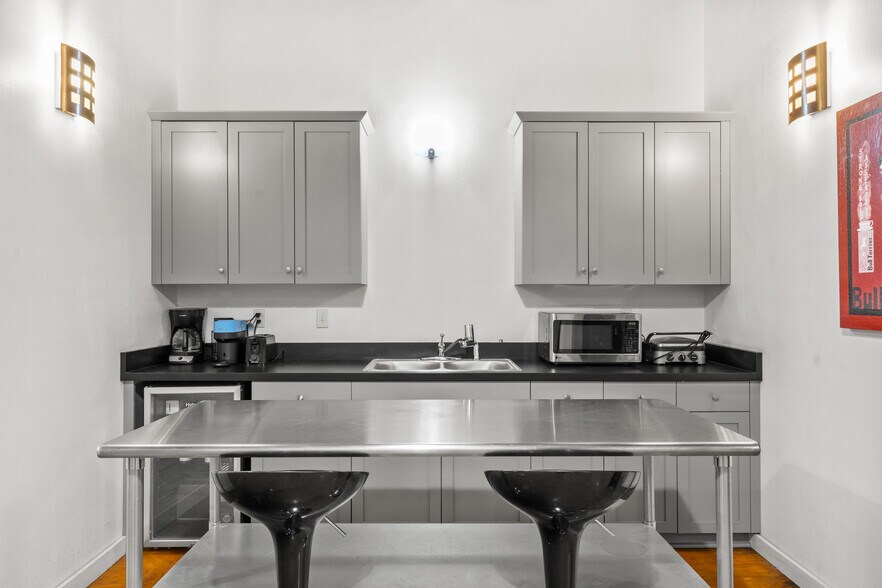 More Photos Of 410 Main St, Racine Office Residential For Sale