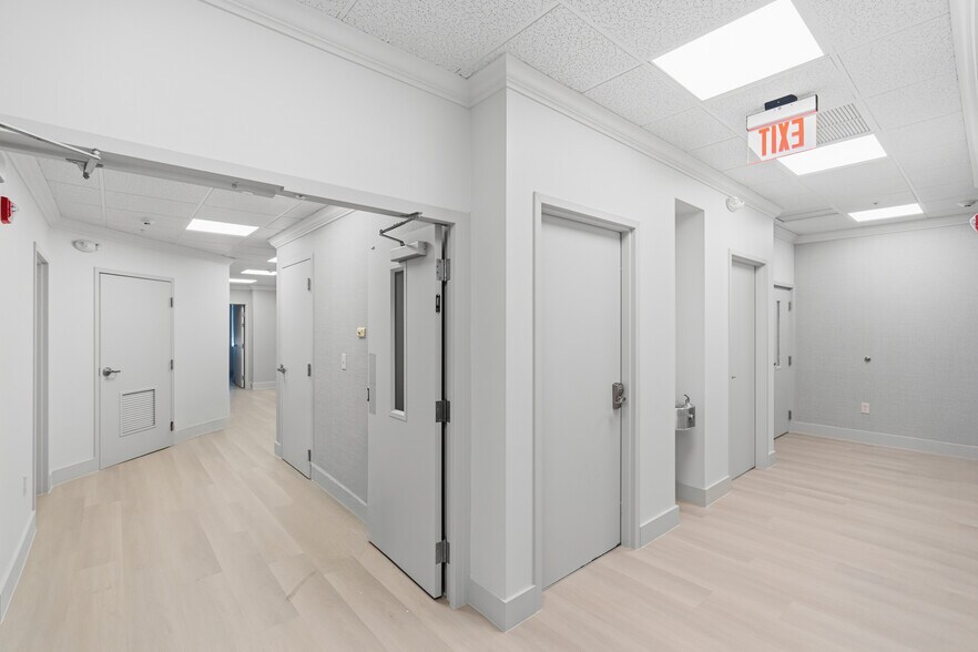 More Photos Of 3330 N Federal Hwy, Boynton Beach Office For Lease