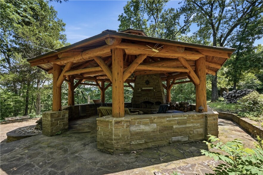 More Photos Of 394 Madison 1555, Eureka Springs Specialty For Sale