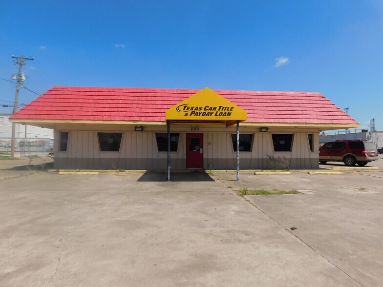 Primary Photo Of 202 N Mechanic St, El Campo Office For Lease