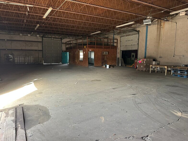 More Photos Of 3300 Brown St, Little Rock Warehouse For Sale