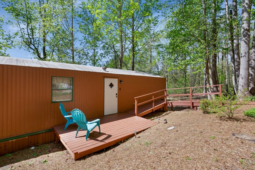 More Photos Of 84-86 Benson Rd, Travelers Rest Specialty For Sale