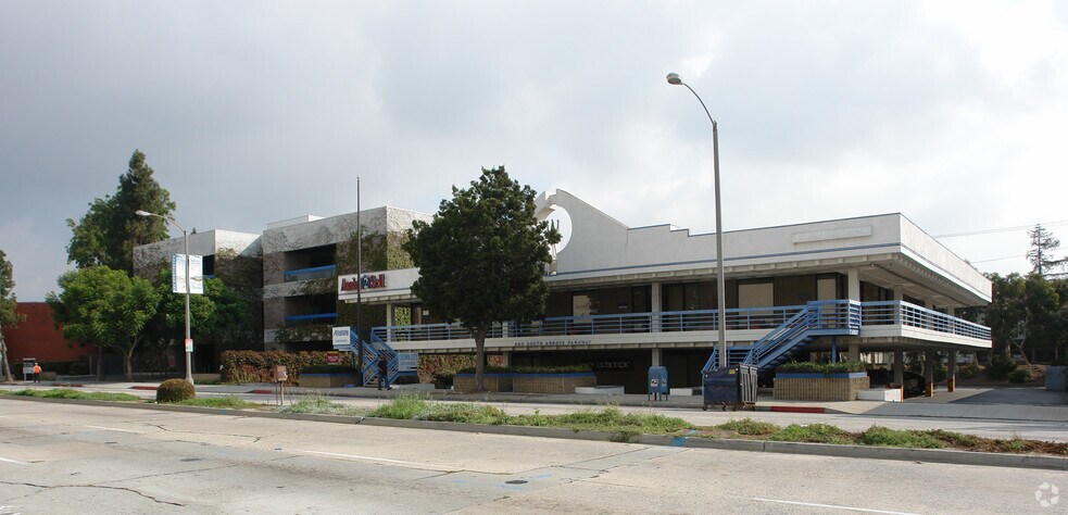 More Photos Of 980 S Arroyo Park, Pasadena Loft Creative Space For Lease