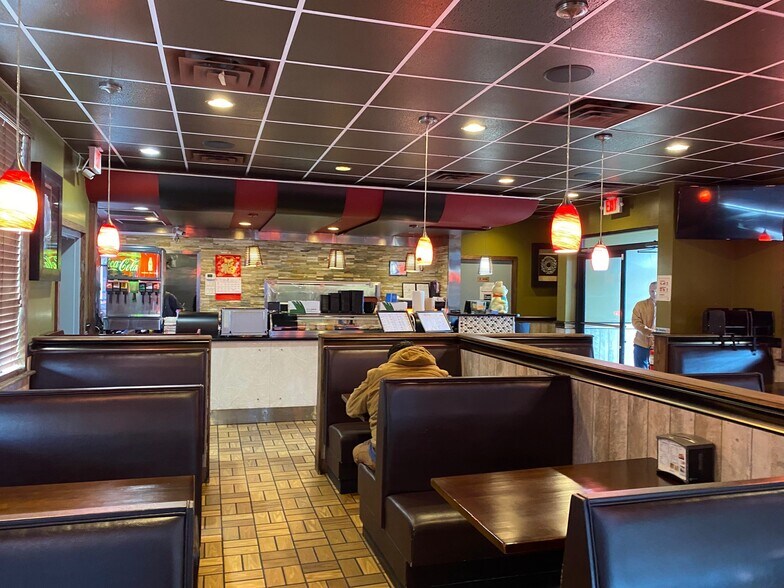 More Photos Of 1015 Winchester Rd, Lexington Fast Food For Sale