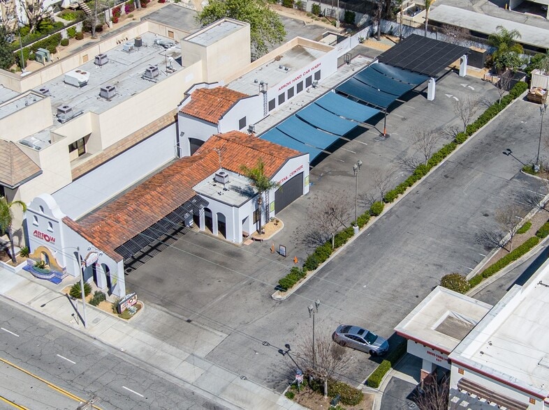 Primary Photo Of 870 S Citrus Ave, Azusa Carwash For Sale