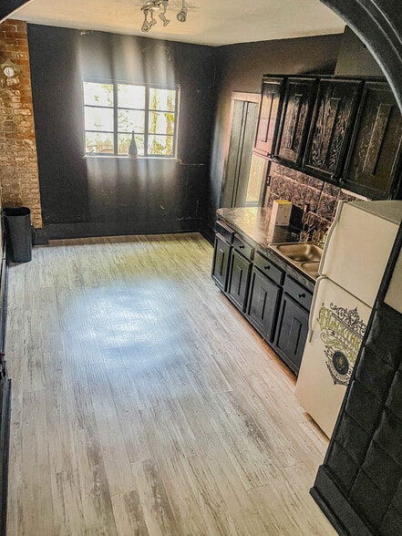 More Photos Of 1919 S 12th St, Saint Louis Storefront For Sale