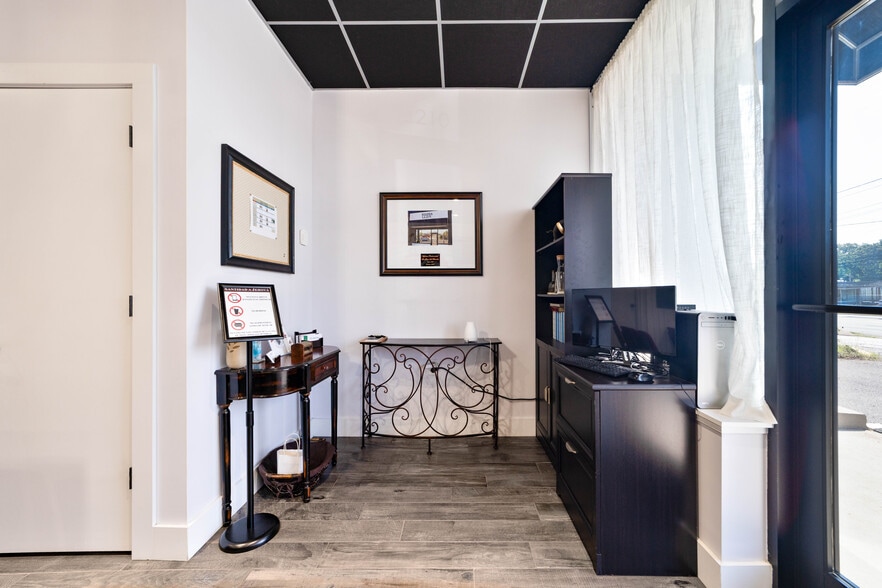 More Photos Of 2210 Wilma Rudolph Blvd, Clarksville Office For Lease