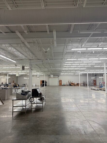 More Photos Of 8200 S 97th St, Cottage Grove Manufacturing For Lease