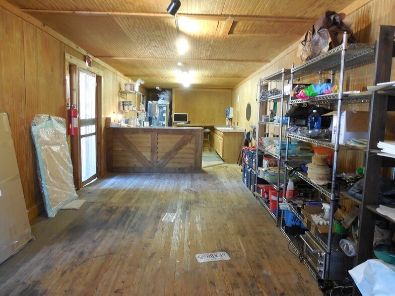 More Photos Of 10884 Nc Highway 105 S, Banner Elk Freestanding For Sale