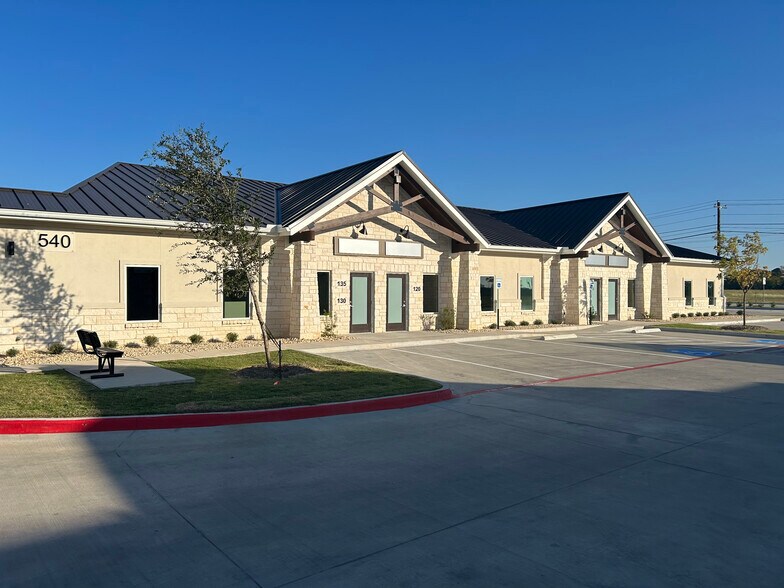 More Photos Of 560 W Frontier Pky, Celina Unknown For Lease