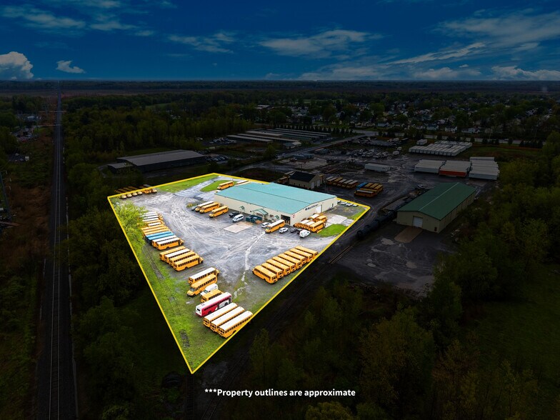 More Photos Of 7707 Henry Clay Blvd, Liverpool Warehouse For Lease