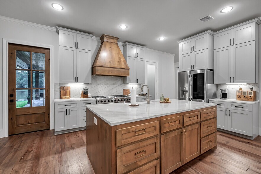 More Photos Of 15937 Stagecoach Rd, Stagecoach Specialty For Sale