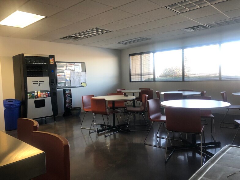 More Photos Of 7900 Tanners Gate Ln, Florence Office For Lease