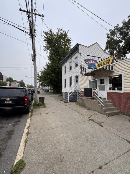 More Photos Of 494 Washington Ave, Albany Restaurant For Sale