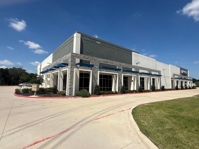 More Photos Of 2129 Bardin Rd, Grand Prairie Distribution For Sale