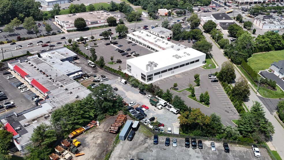 More Photos Of 1850 E Jericho Tpke, Huntington Auto Repair For Sale