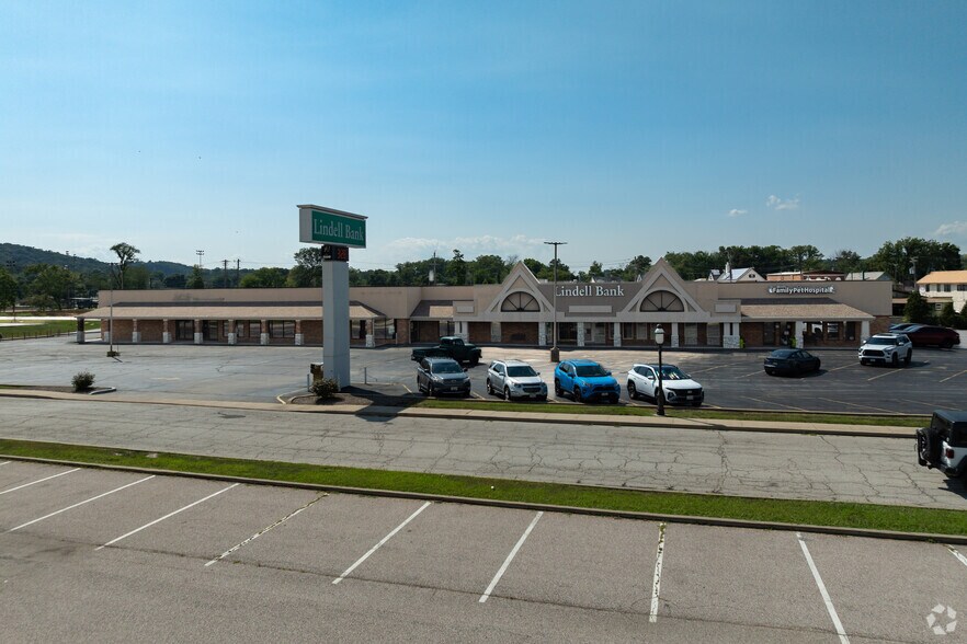 More Photos Of 225 Thresher Dr, Eureka General Retail For Lease