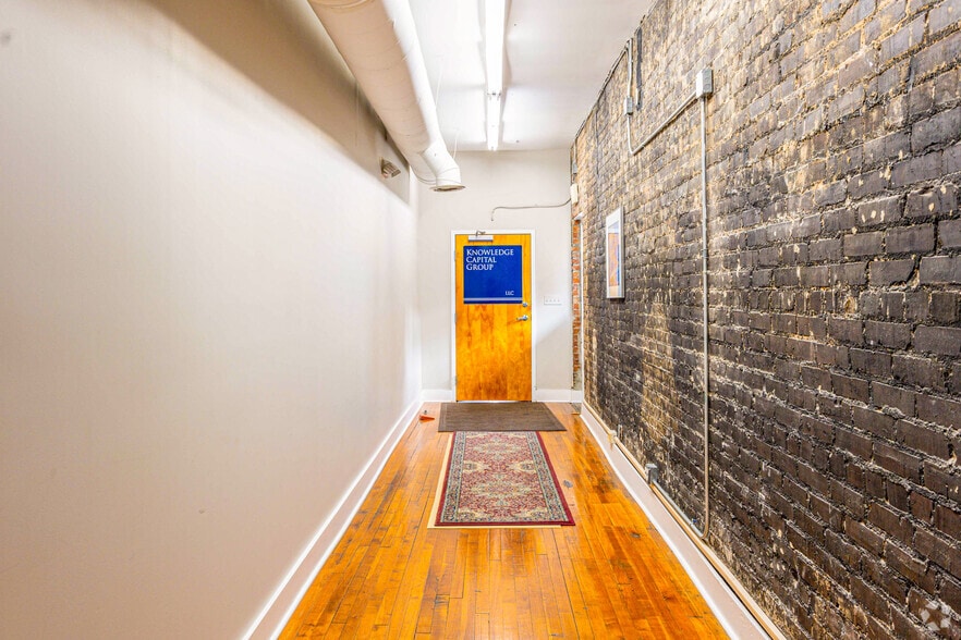 More Photos Of 445 King St, Charleston Office For Lease