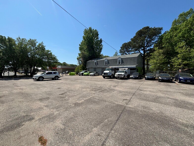 More Photos Of 11021-11025 Jefferson Ave, Newport News Auto Dealership For Sale