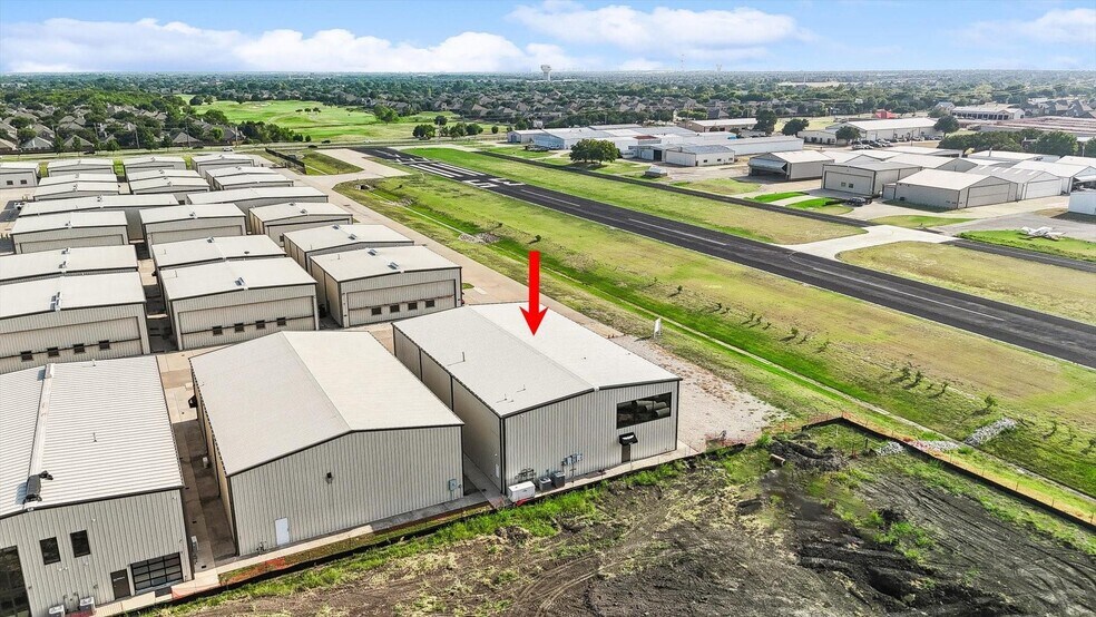 More Photos Of 9408 Learjet Ln, McKinney Airplane Hangar For Sale