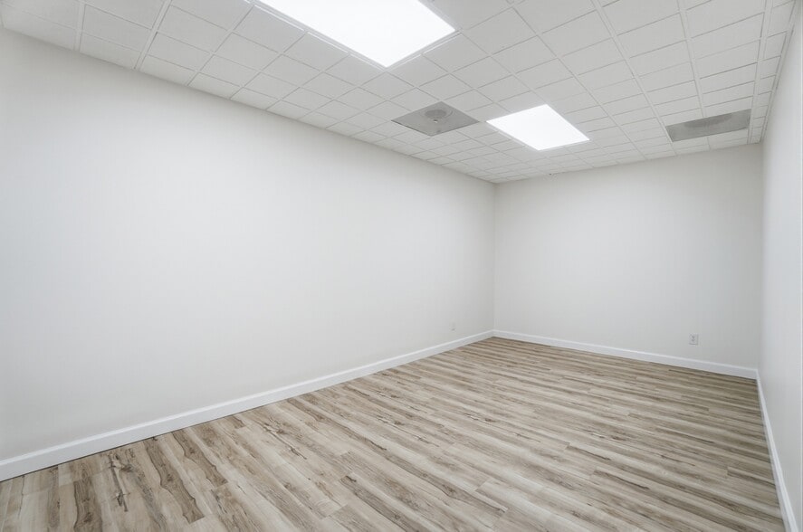 More Photos Of 1550 Magnolia Dr, Cincinnati Warehouse For Lease