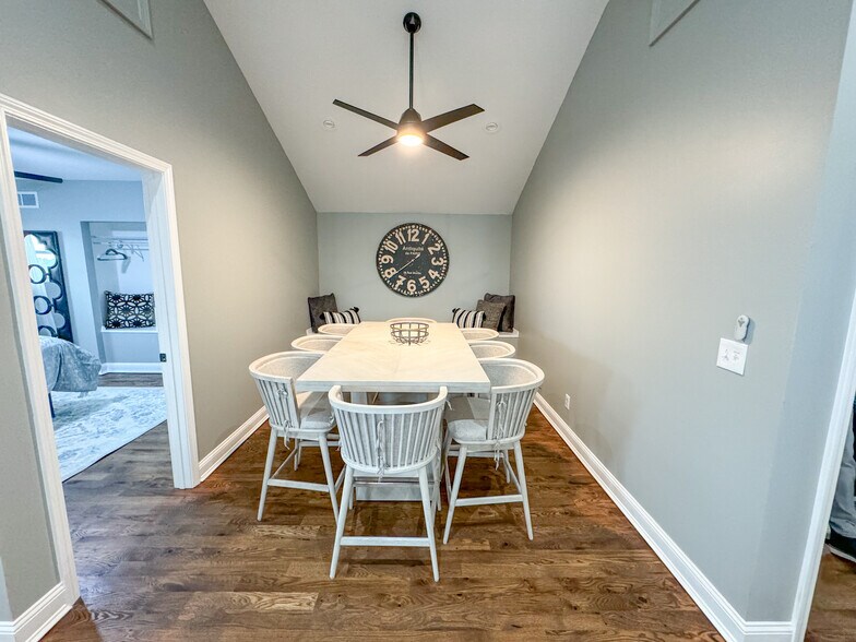 More Photos Of 103 S Jefferson St, Raymore Medical For Sale