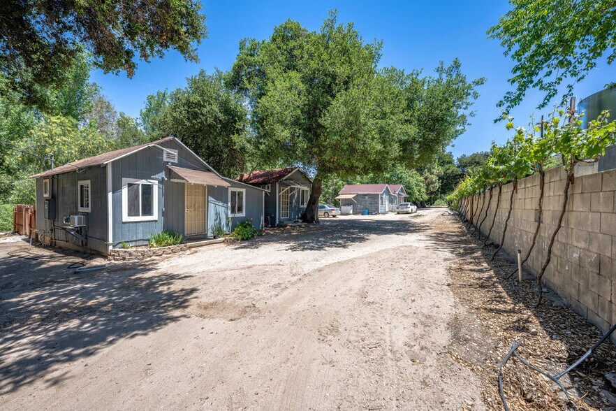 More Photos Of 12625 Sierra Hwy, Santa Clarita Restaurant For Sale