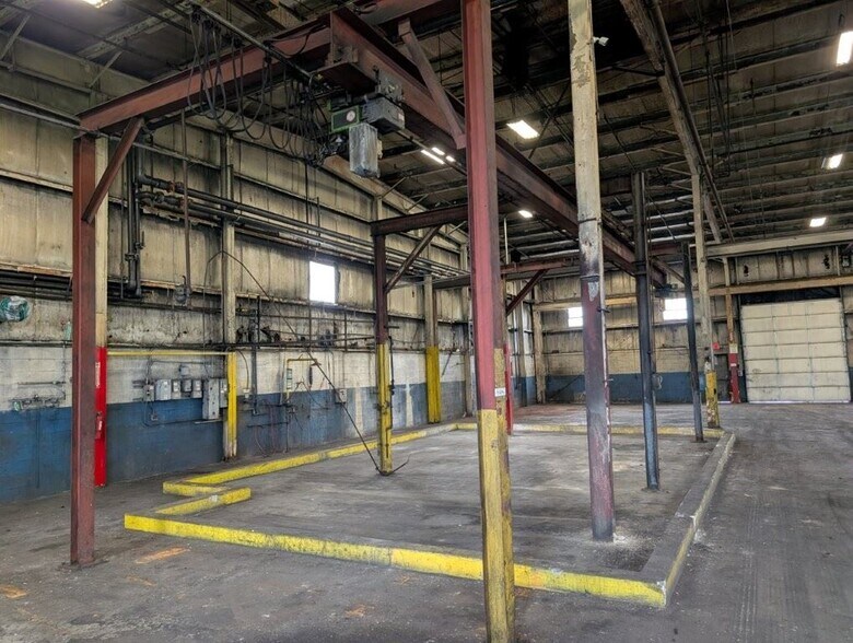 More Photos Of 551 Jay St, Coldwater Warehouse For Lease