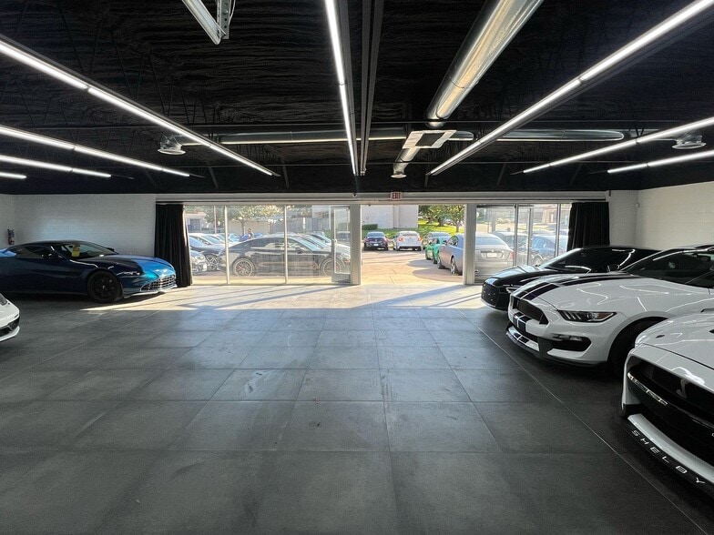 More Photos Of 4106-4122 O'Banion Rd, Garland Auto Dealership For Sale