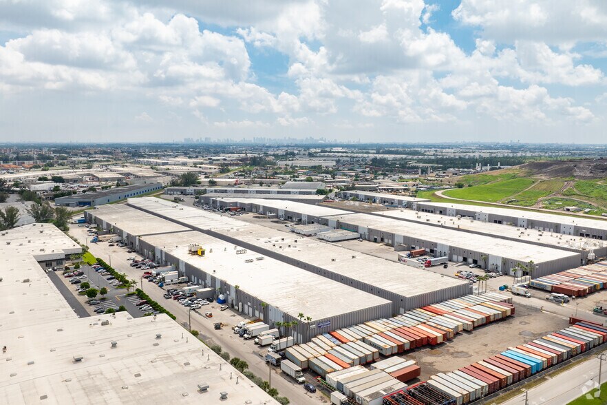 More Photos Of 9304-9384 NW 102nd St, Miami Warehouse For Lease
