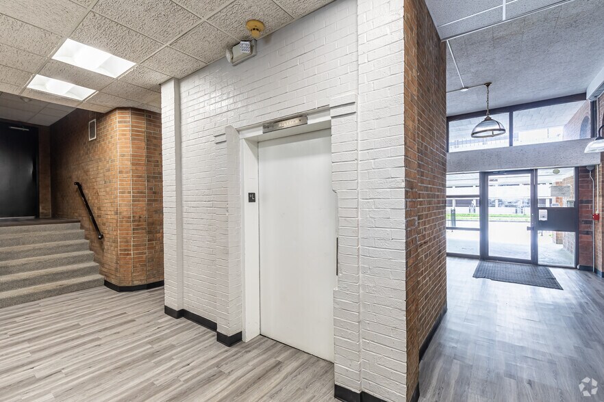 More Photos Of 59 Sumner St, Hartford Apartments For Sale